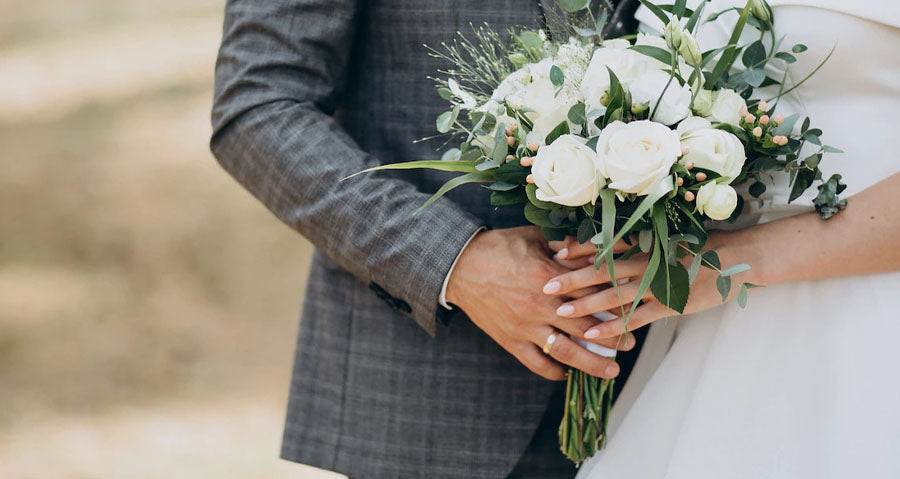Here is Why a Bouquet of Flowers is the Best Anniversary Gift