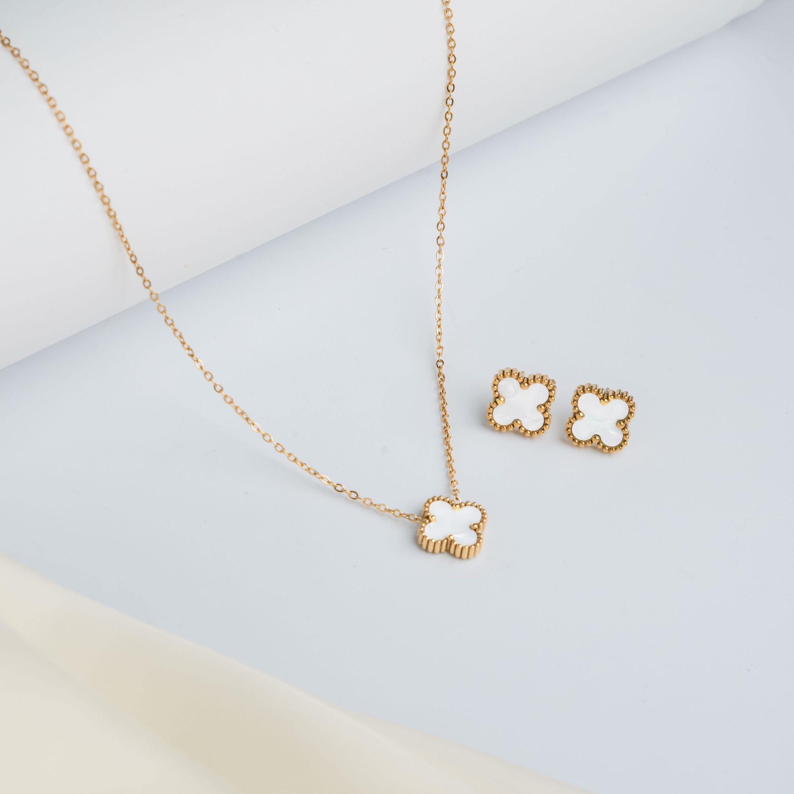 White Clover Elegance Set