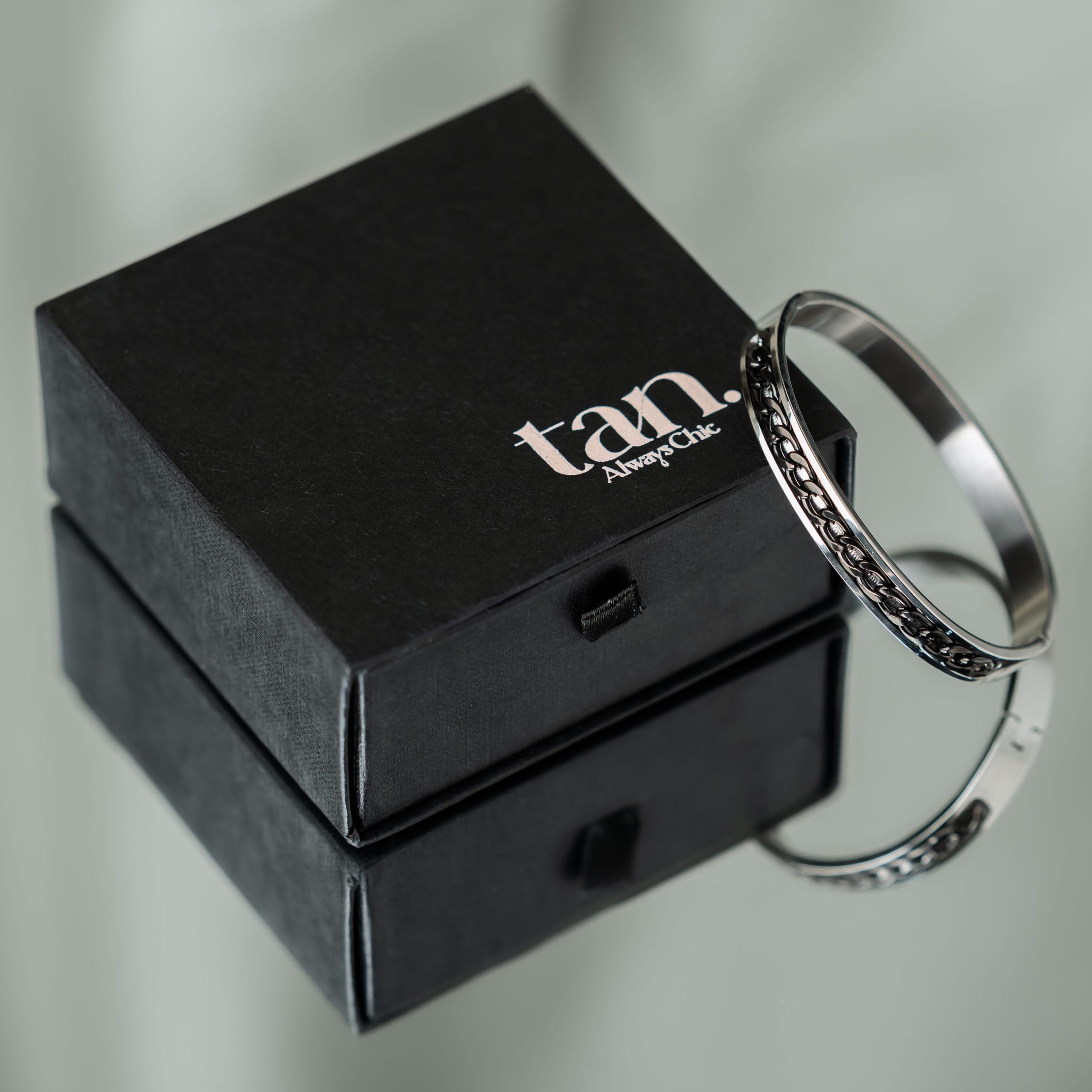 Ironlink Cuff