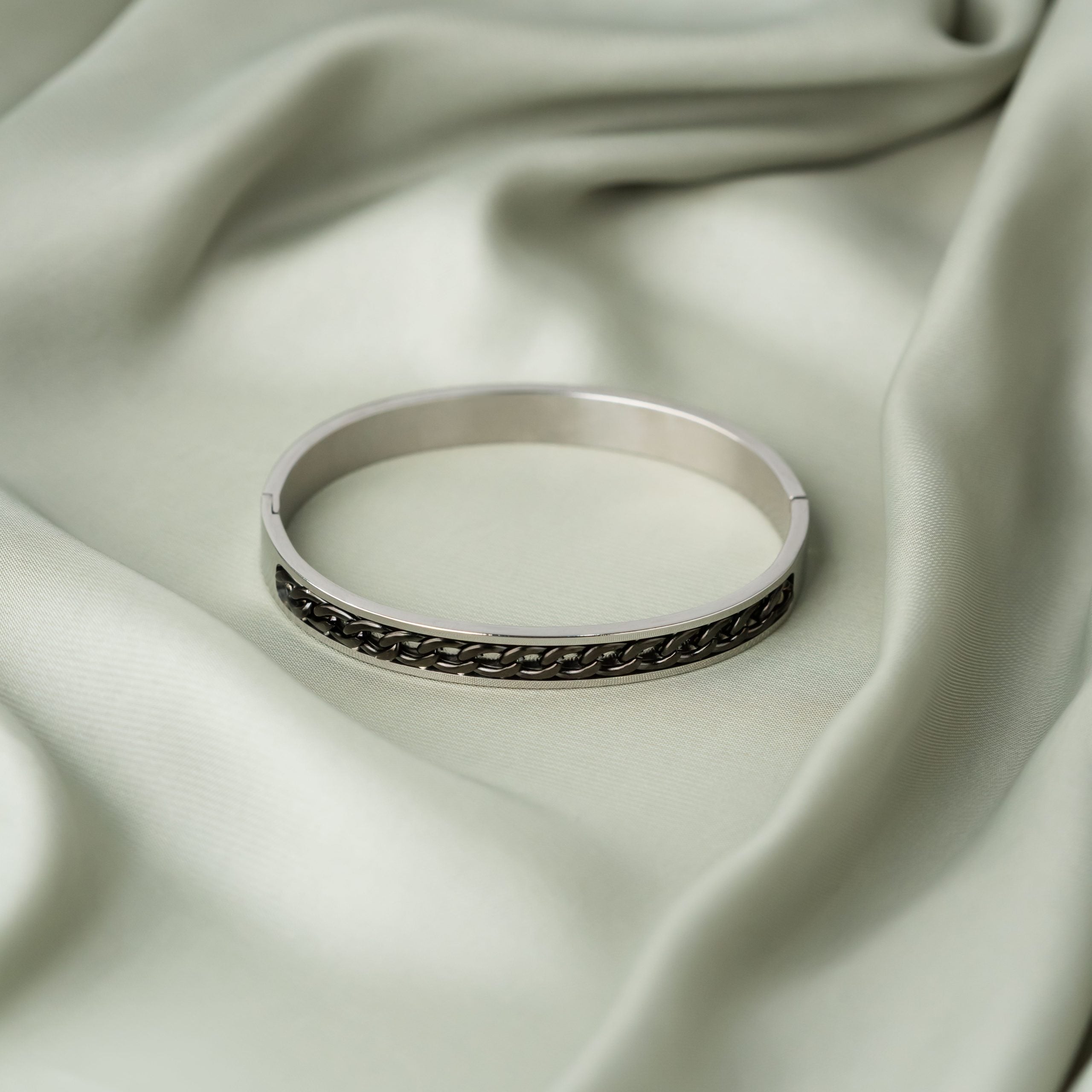 Ironlink Cuff