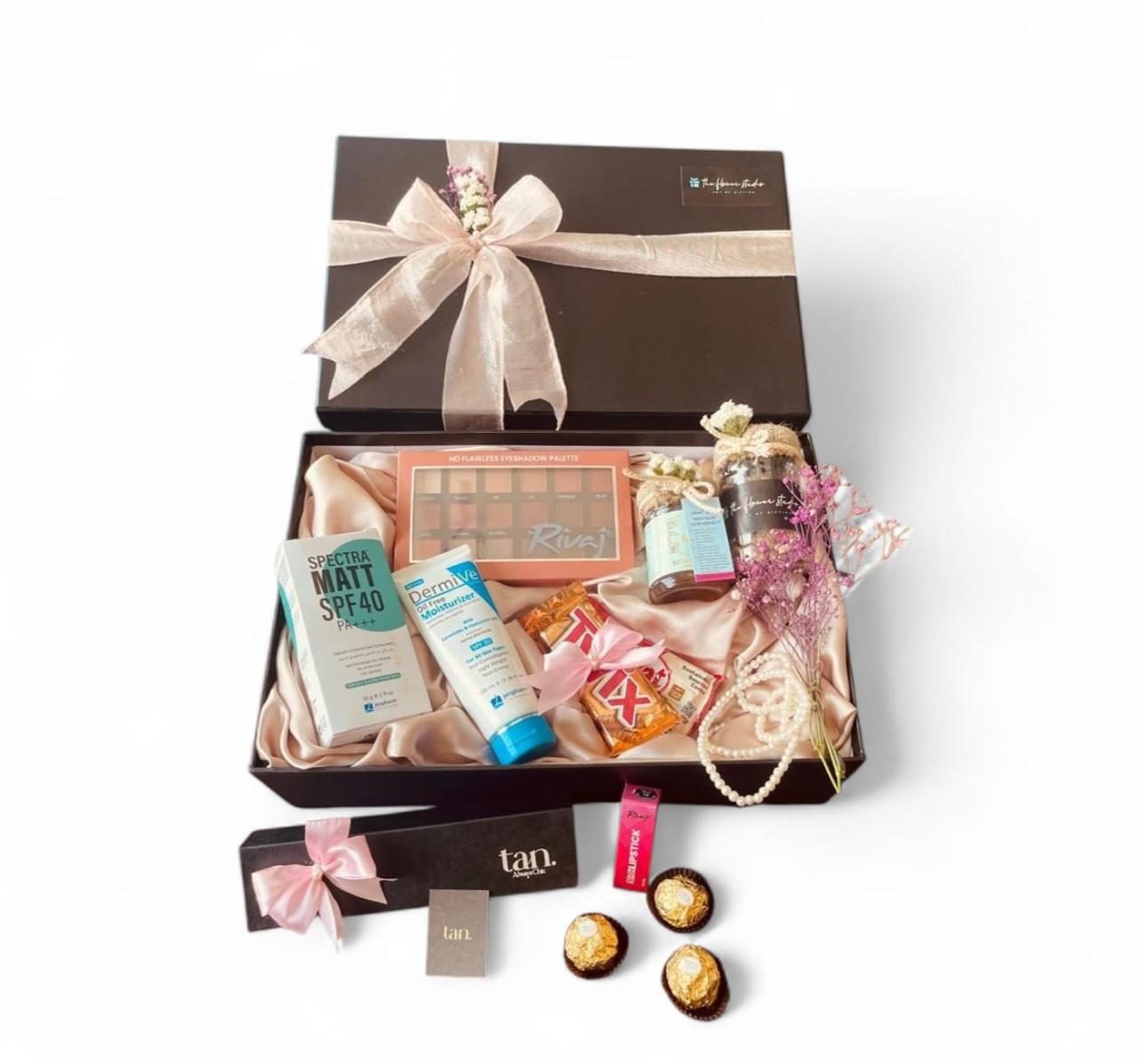 Blush Harmony Hamper