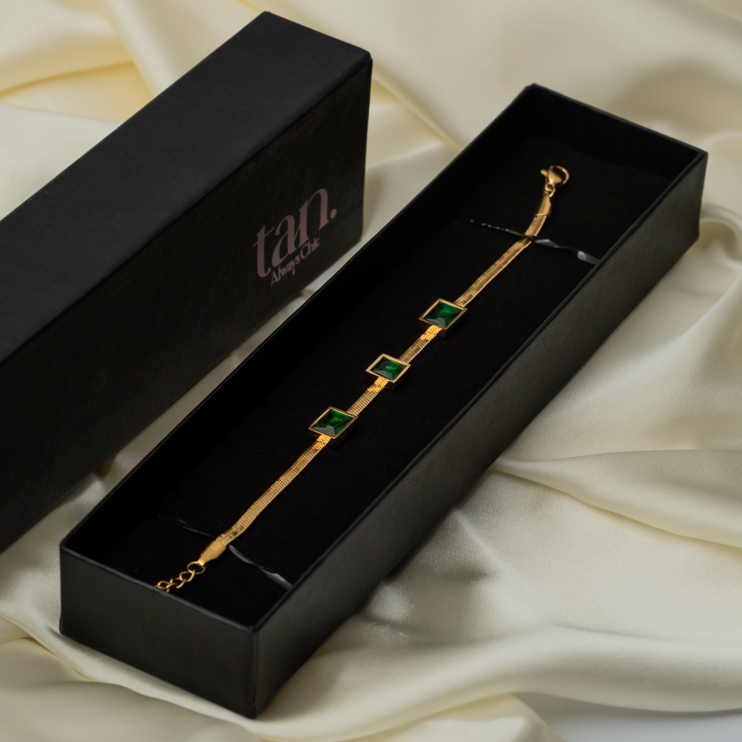 Emerald Glow Bracelet