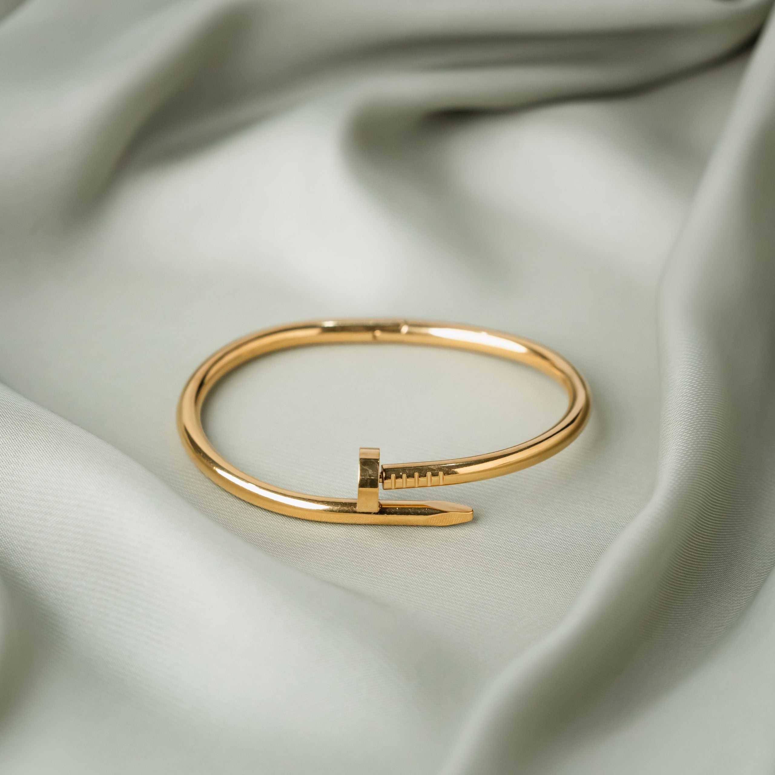 Aurora Nail Cuff
