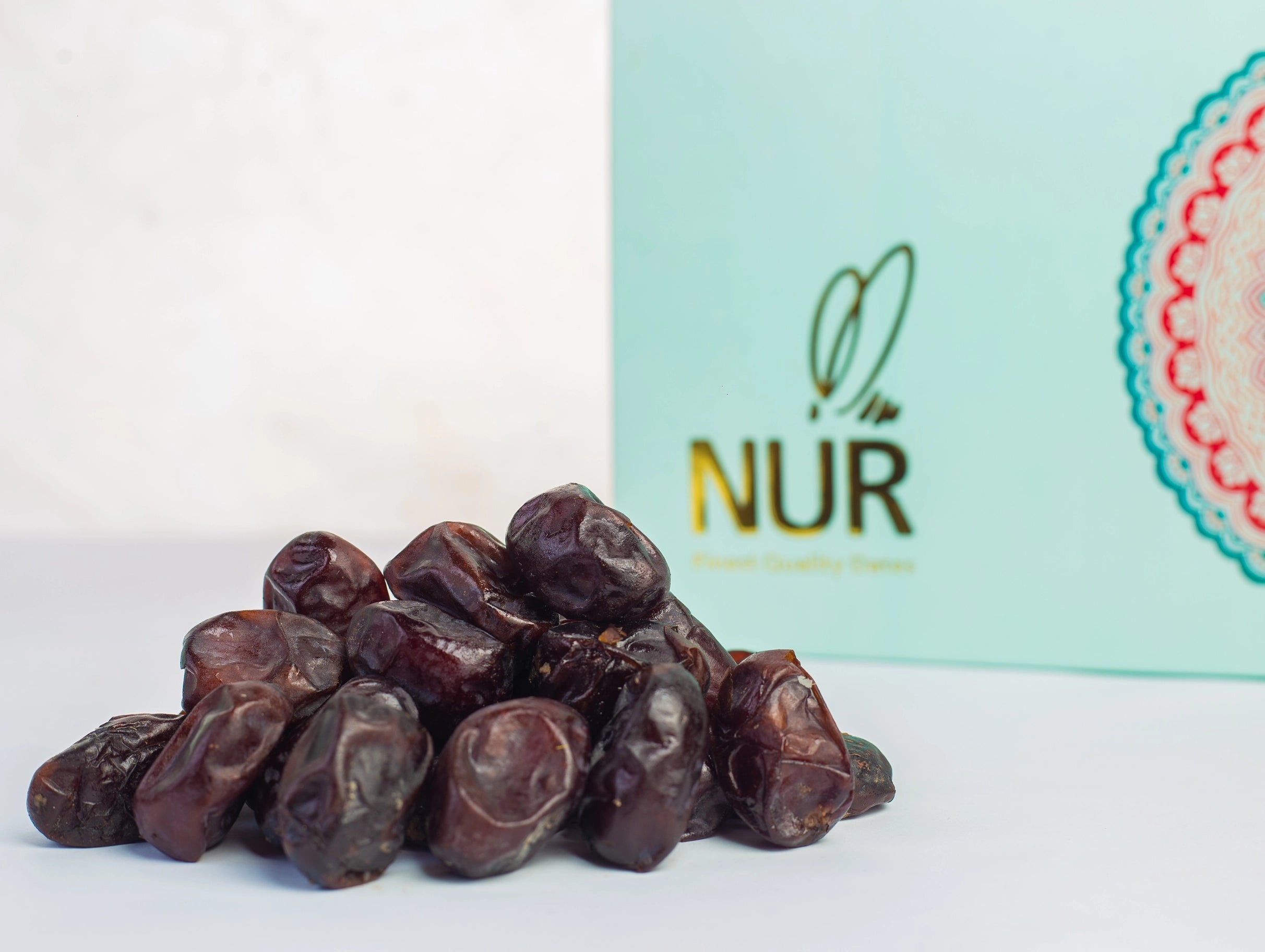Premium Dates Box