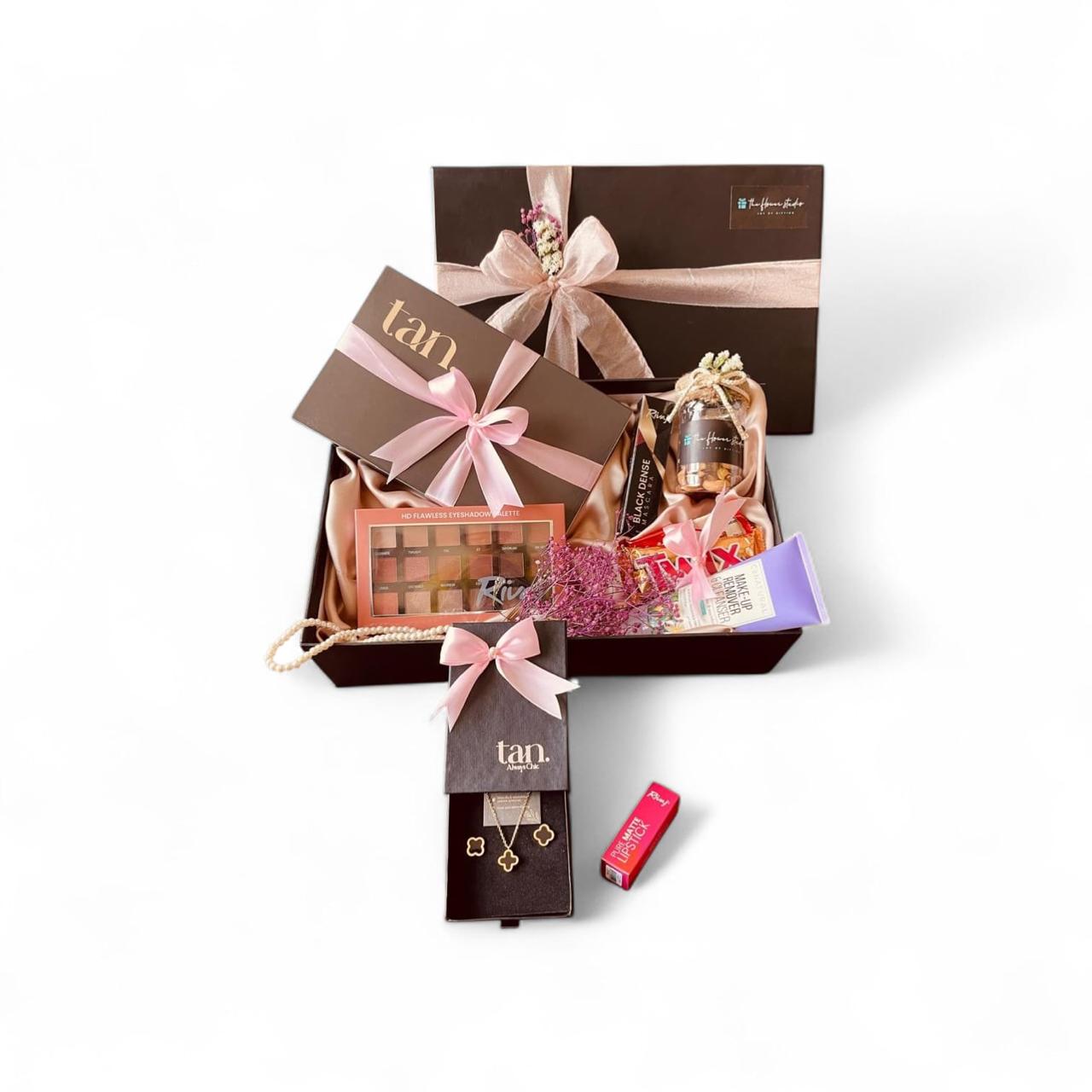 Solene Hamper