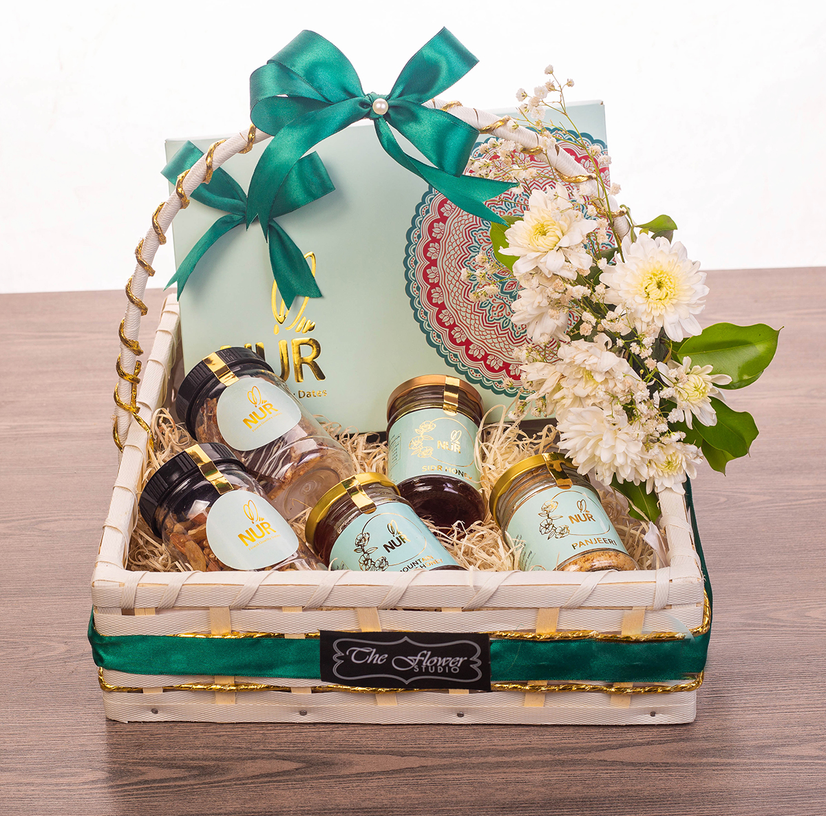 Haryali Store - Launching our Eid Gift Baskets with the best collection of  organic products. A perfect gift for your friends and family this Eid.  𝐇𝐚𝐫𝐲𝐚𝐥𝐢 𝐄𝐢𝐝 𝐆𝐢𝐟𝐭 𝐁𝐚𝐬𝐤𝐞𝐭 𝟏 Rs.4,535.00 PKR